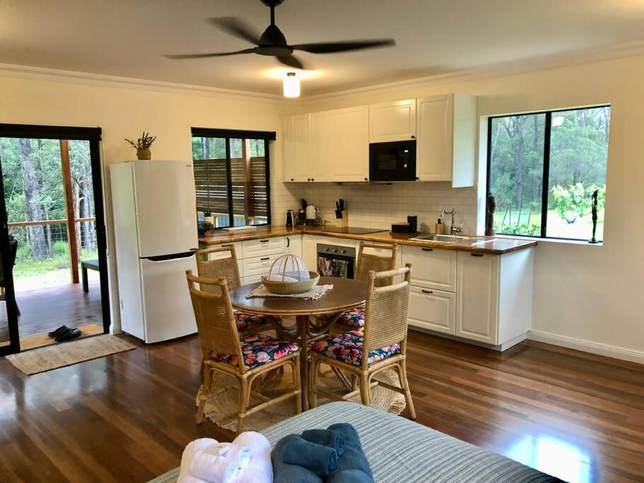 The - Luxurious & Calm - And Bush Retreat Apartment Valla Beach
